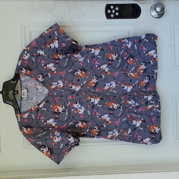 Set of 2 Size M Scrub Tops - Picture 6 of 11